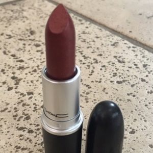 MAC LIPSTICK